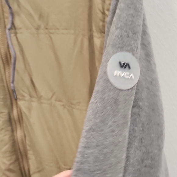 RVCA Logan Hooded Puffer Jacket - Picture 9 of 11